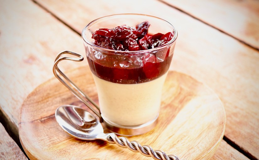 Panna cotta pistache –&nbsp;cerises