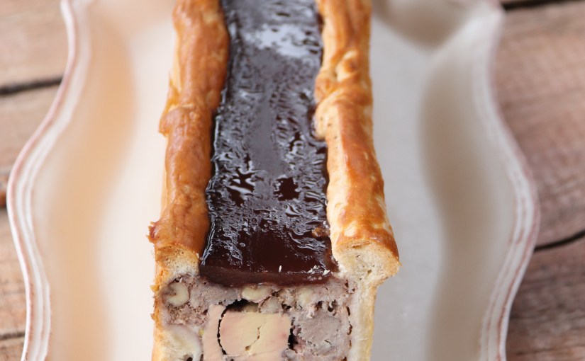 Pâté en croûte au canard, figues et&nbsp;noix